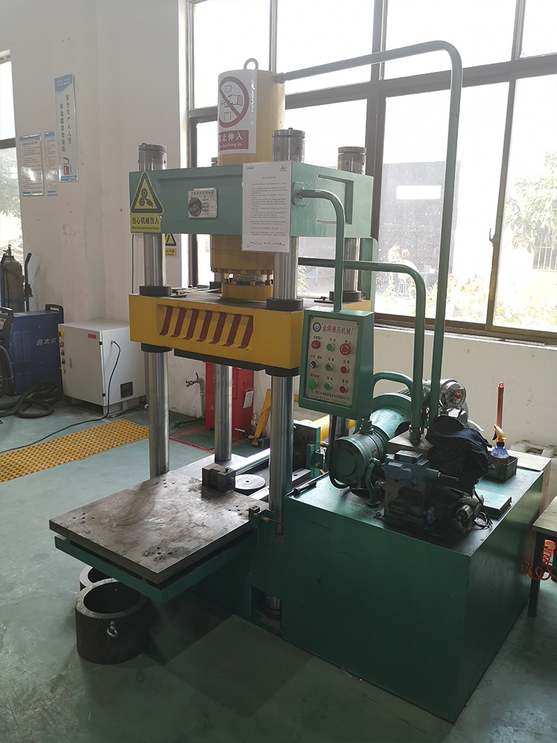 四柱液壓機(jī)